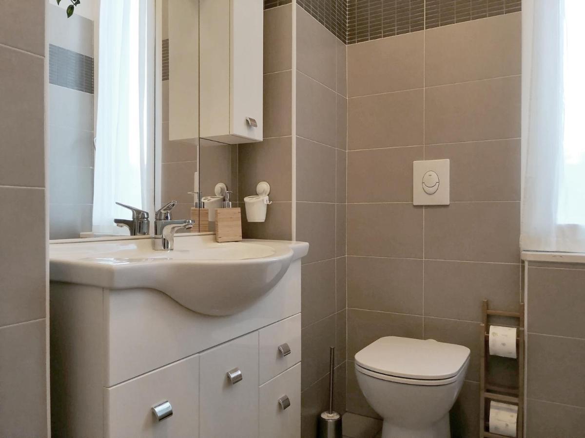 Appartamento Aida - Near The Center With Private Parking E Ac Como Exterior foto